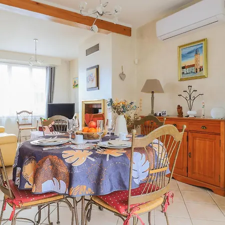2 Bedroom Cozy In Dom wakacyjny Gravelines